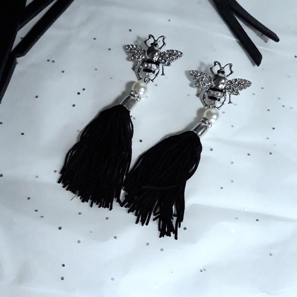 Bee dangling earrings - Picture 4 of 4